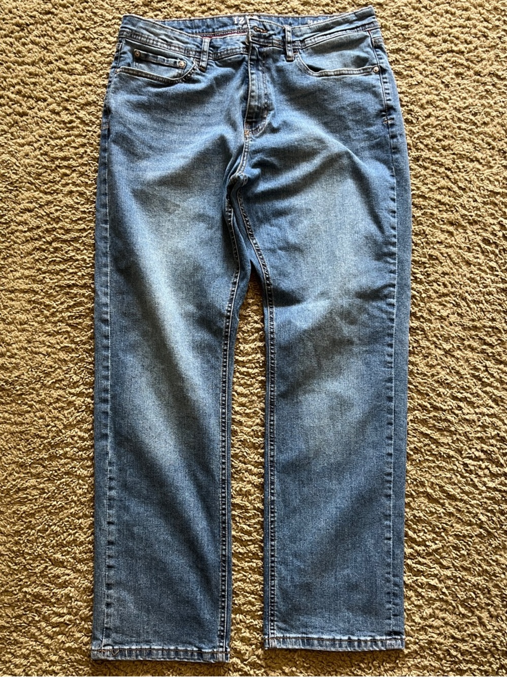 Izod Men’s Relaxed-Leg Jeans in Blue Wash 36x32